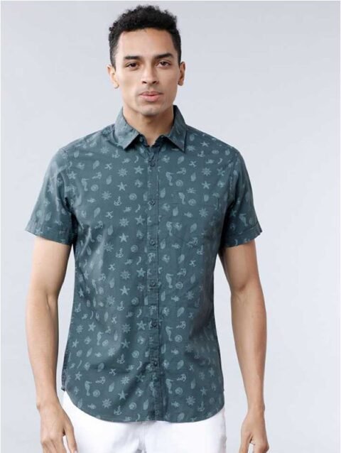 Men Slim Fit Printed Cut Away Collar Casual Shirt